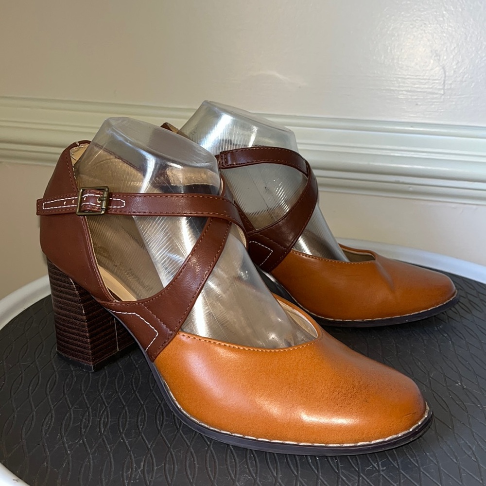 Oli Jolimall 2 Tone Mary Jane Block 3" Heels Womens size 9